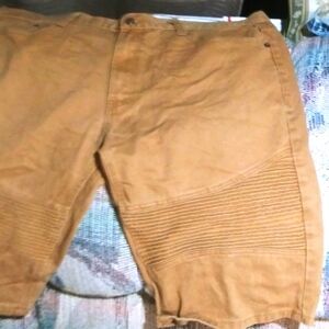 Lot of 2 Big & Tall Mens Tan Shorts Relaxed fit Size 42-43 waste.